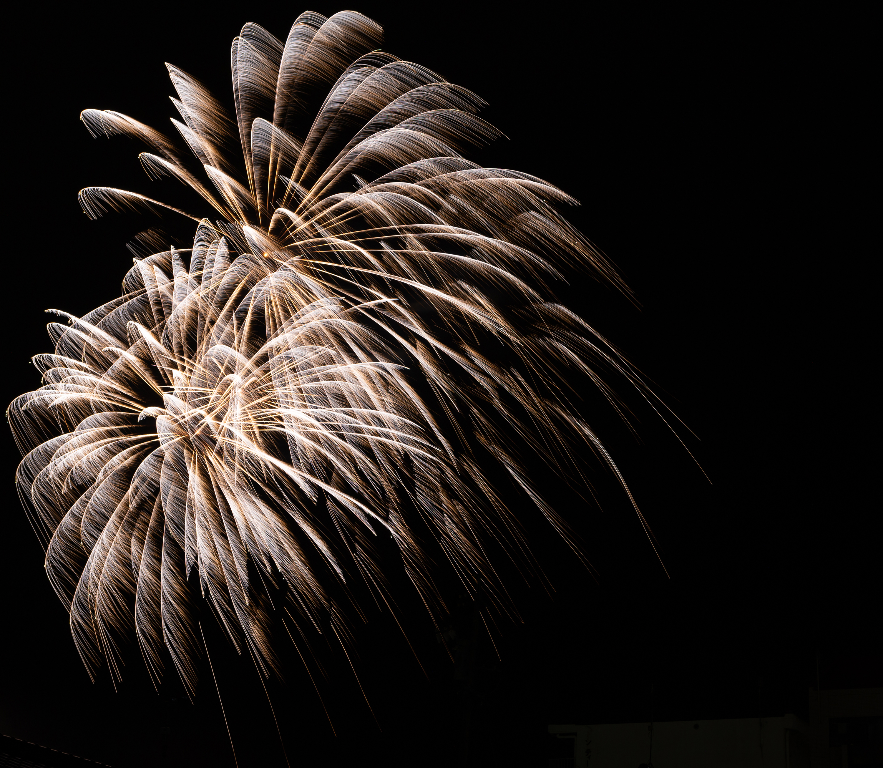 夏祭りに花火大会を見る家族のシルエット背景イラスト無料フリー30268素材Good