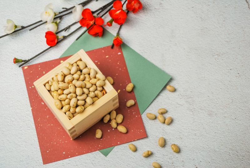 節分の玄関飾りとは？柊鰯を飾る意味や飾り方、玄関におすすめ花の紹介胡蝶蘭・スタンド花のプレミアガーデン