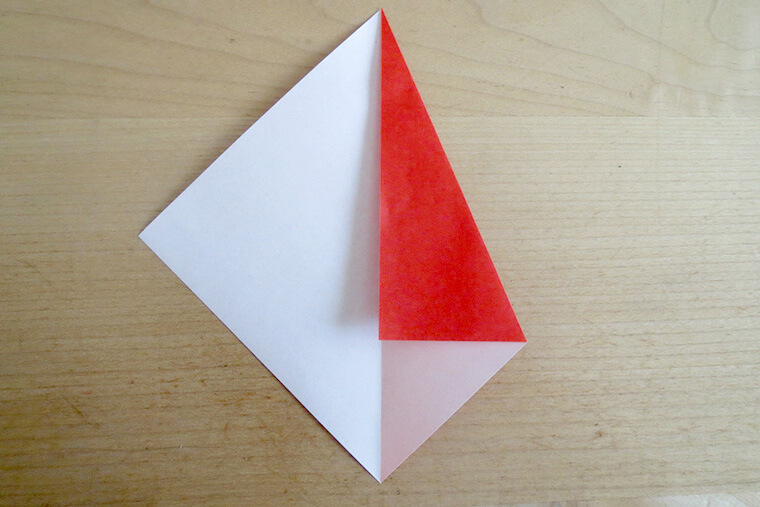 折り紙でサンタのかわいい 簡単な折り方。3歳の幼児でも作れます♪一枚でサンタクロースが完成！幼稚園や保育園の幼児の製作にも♪おりがみっこⅡ