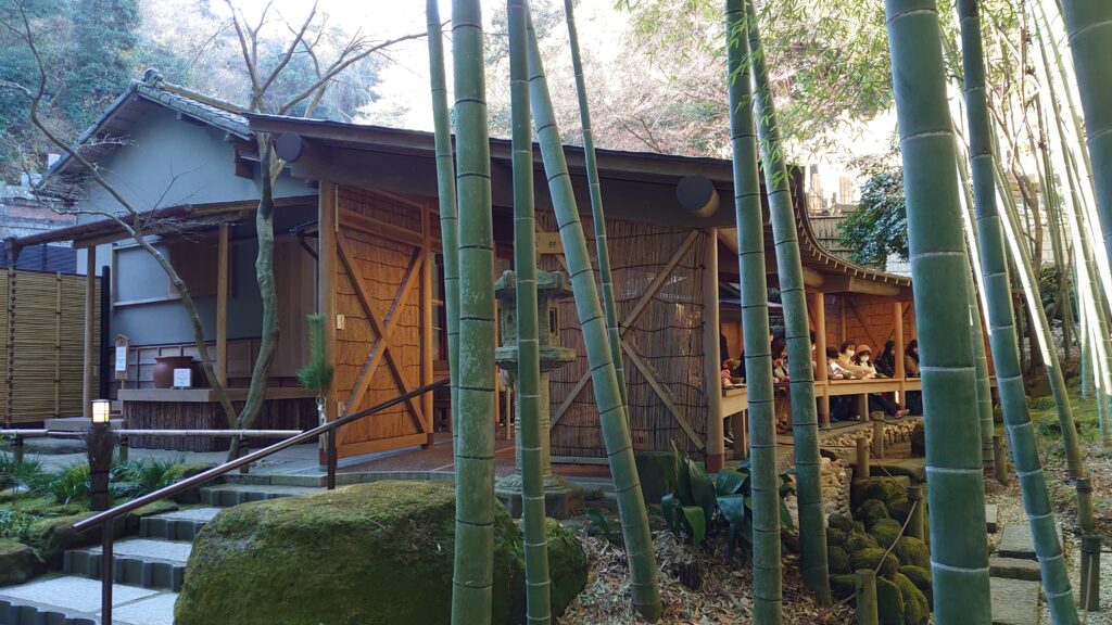 鎌倉の「報国寺 休耕庵 竹の庭の茶席」でお抹茶。 - 美味しいもの食って写真撮って、あとで振り返ってのブログ