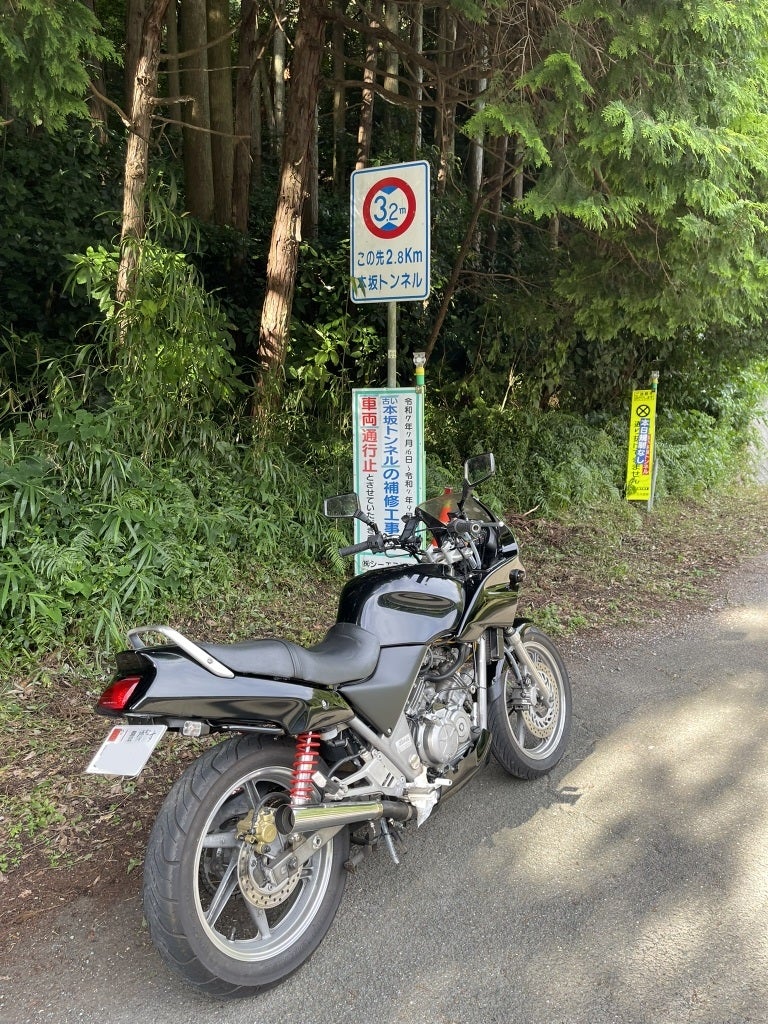 旧本坂トンネルは恐怖の心霊スポット!実際に起こる心霊現象や体験談も - Leisurego レジャーゴー