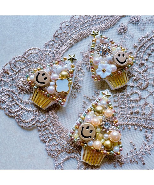 専用 ビーズ 刺繍ブローチ ハンドメイド クリスマス 受注制作 ビーズ刺繍のクリスマスツリーのブローチ - hamonihamoni