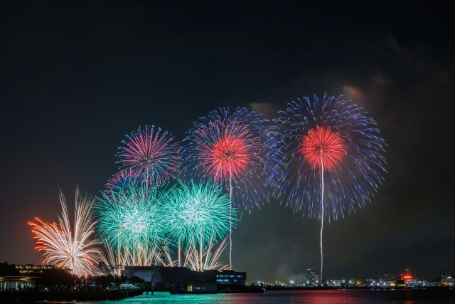 2025年8月 神奈川県で注目の花火大会・お祭りまとめ！YOISA ヨイサ