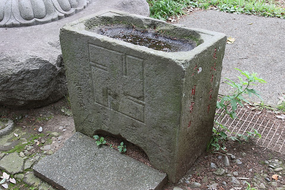 神社の手水舎とは？正しい読み方や清める理由を解説教えてお寺・神社さん