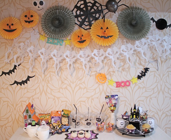 壁面飾り ハロウィン飾りの作り方！ペーパーファンで作るかぼちゃ・コウモリ・ジャック