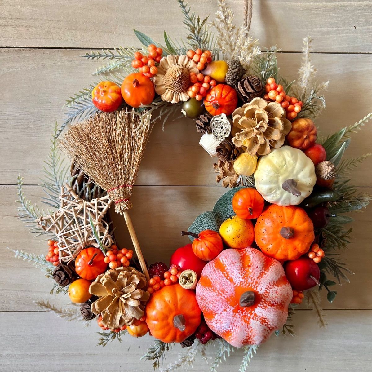 秋のリース ハロウィン リース 玄関 飾りハロウィーン 装飾 秋の葉の花輪 紅葉インテリア 雑貨 ドア飾り 玄関飾り パンプキン かぼちゃ手作り花輪造花 撮影 道具 写真背景 家の装飾 壁掛け25 CM 玄関用 プレゼント秋のリース0 - メルカリ