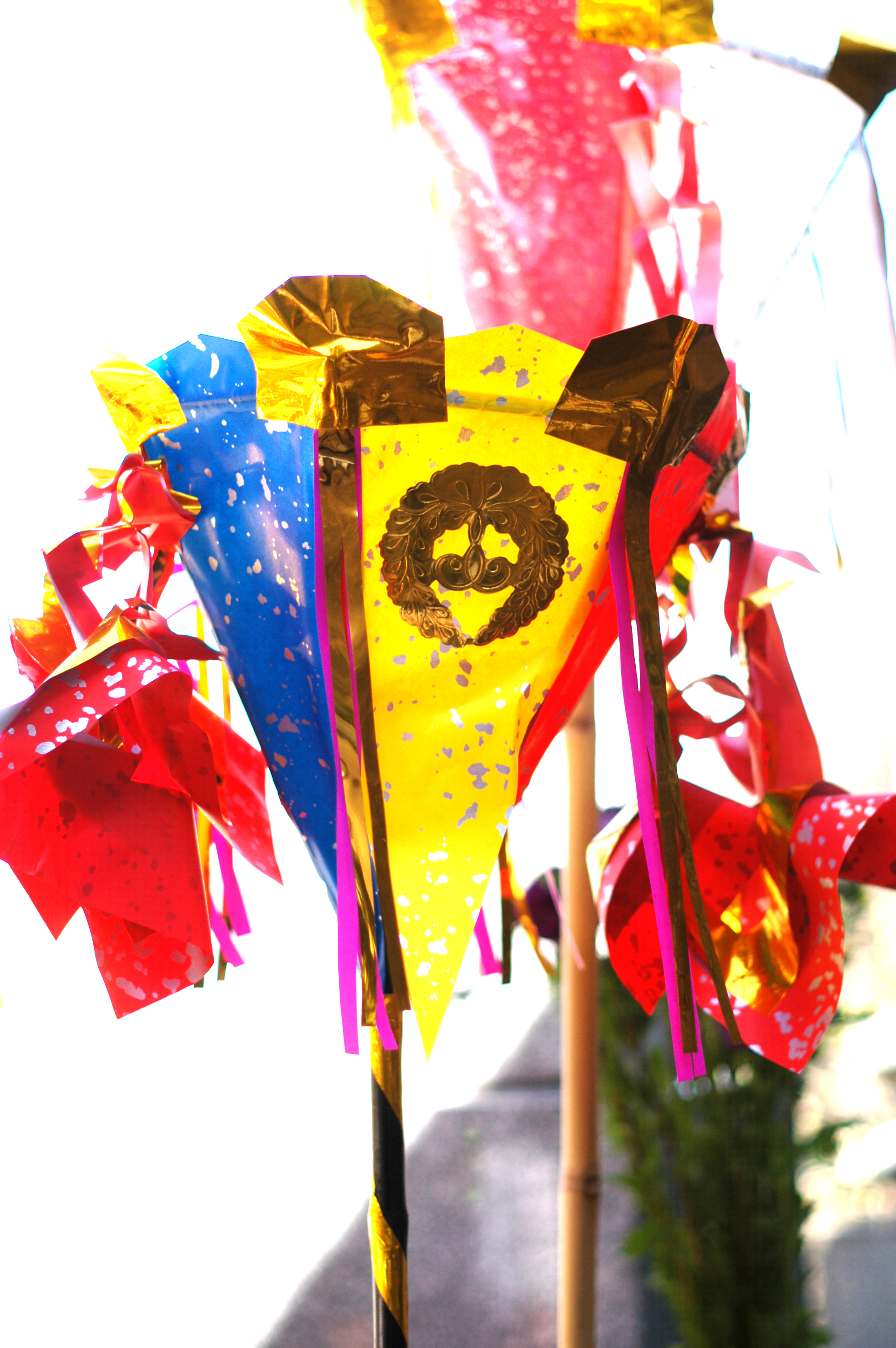 Amazonお仏壇のはせがわ 盆提灯 新盆用白提灯 電池ローソク付き 日本製 白紋天 吊り下げ 盆ちょうちん 提灯 ちょうちん 御所 中尺柾紋天LED電池灯入 お盆 初盆 新盆盆提灯 オンライン通販