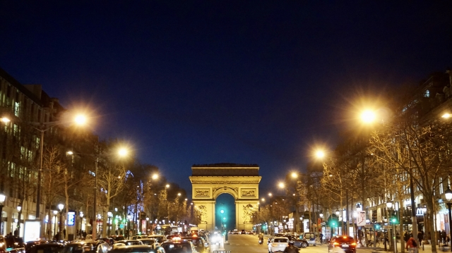 2024年最新パリのクリスマスを楽しむ！過ごし方や料理、イルミネーションスポットも紹介