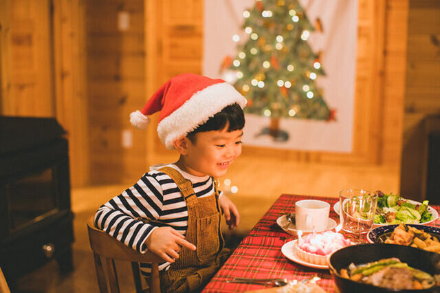 クリスマス折り紙 簡単なサンタさんの帽子の折り方🎅How to make santa'shat 帽子 ぼうし टोपी 圣诞老人的帽子 Christmas おりがみ origami 紙 종이접기
