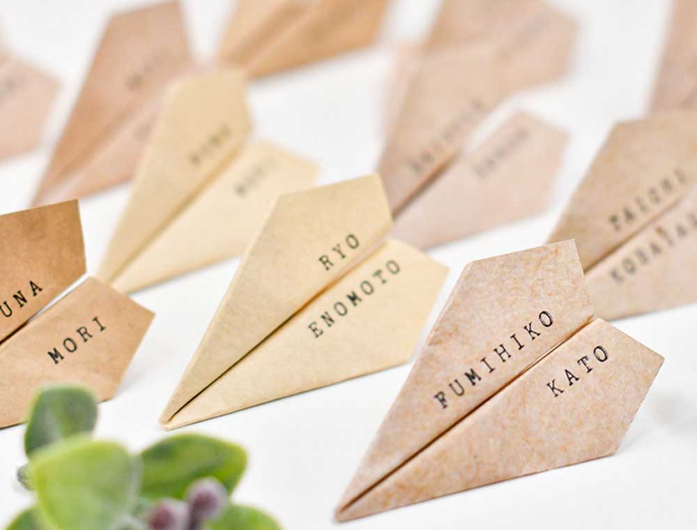 席札付きメニュー表 アーチ型席札結婚式 ペーパー 席札 メニュー表– 結婚式準備サイトCORDY コーディ