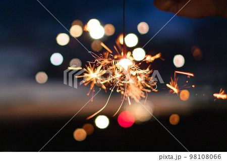 夏の風物詩「手持ち花火」をミラーレスカメラで撮影してみた