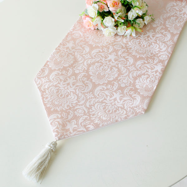 760円OFFクーポン テーブルランナー レース 刺繍 ピンクテーブルクロス 結婚式のため 欧風 レースマット お食事マット 防汚 おしゃれな テーブルランナー クリスマス レッド 花柄 北欧風 結婚式 祝日 部屋飾り長方形 レトロ 装飾 RaogtCYU