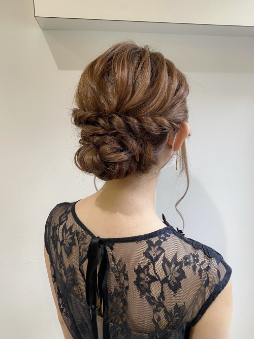 結婚式にオススメ！崩れにくい編み込みとフィッシュボーンを使ったヘアアレンジ☆‐ブログ‐Neolive cino登戸店‐美容室 美容院 Neolive ネオリーブ －渋谷・池袋・自由が丘・新宿・銀座・吉祥寺・お茶の水・横浜・溝の口・表参道ほか－