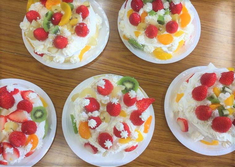 クリスマスケーキ 予約殺到！子どもが飾り付けできるDIYケーキで、おうちクリスマスを盛り上げようHugKum はぐくむ