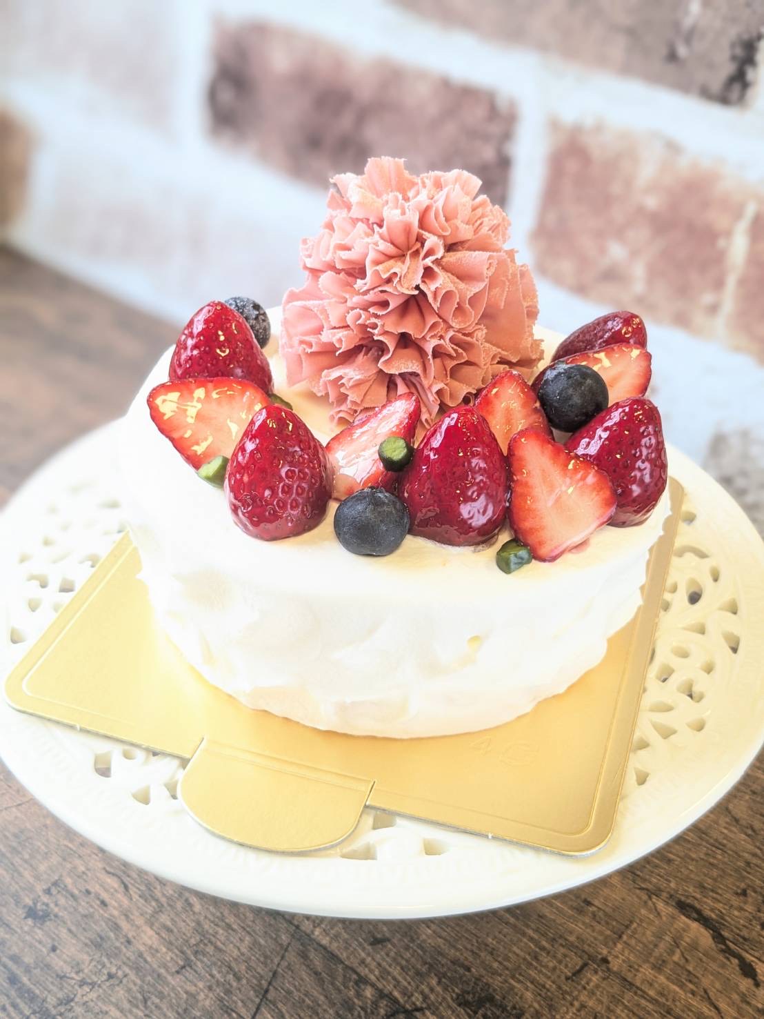 ピンクのカーネーションがモチーフ！“母の日”限定ケーキ2種が新発売 - STRAIGHT PRESS ストレートプレス