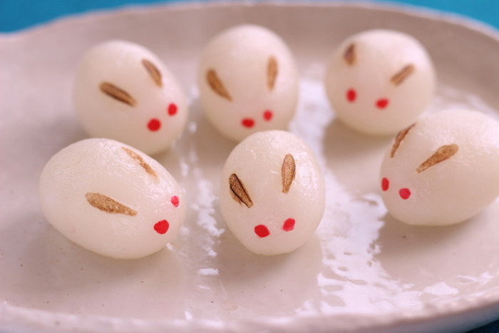 十五夜の月見団子はなぜお供えする？ 由来や団子の並べ方、レシピをご紹介Oggi.jp十五夜の月見団子はなぜお供えする？由来や団子 の並べ方、レシピをご紹介