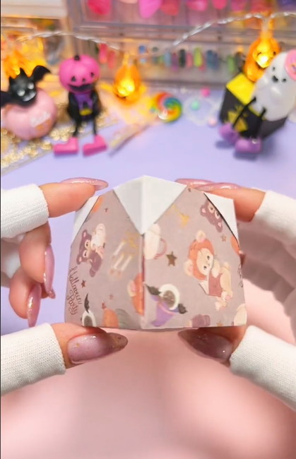 折り紙・かぼちゃのお化けの菓子入れ