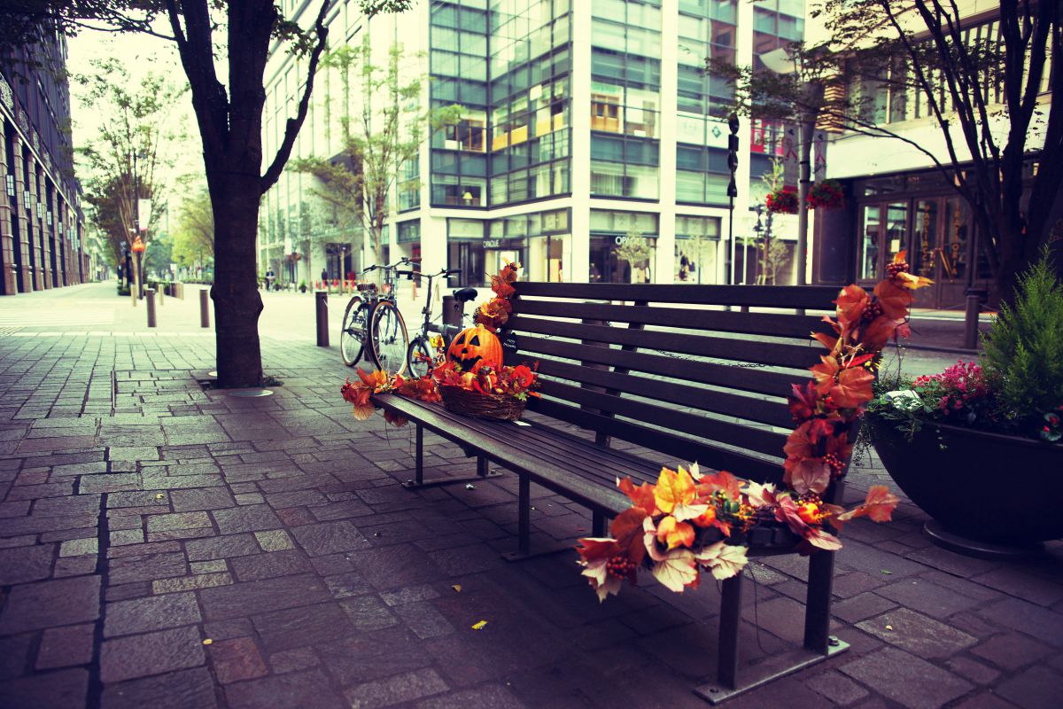 ハロウィンの街並みと風船 イラスト素材6122423- フォトライブラリ