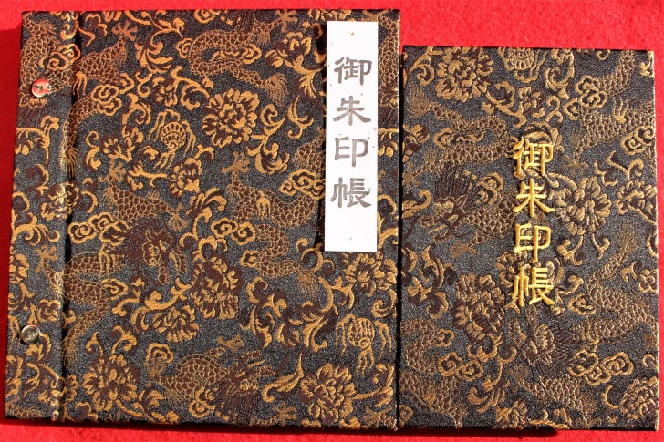 御朱印帳 かわいいおしゃれな全国の御朱印帳をご紹介