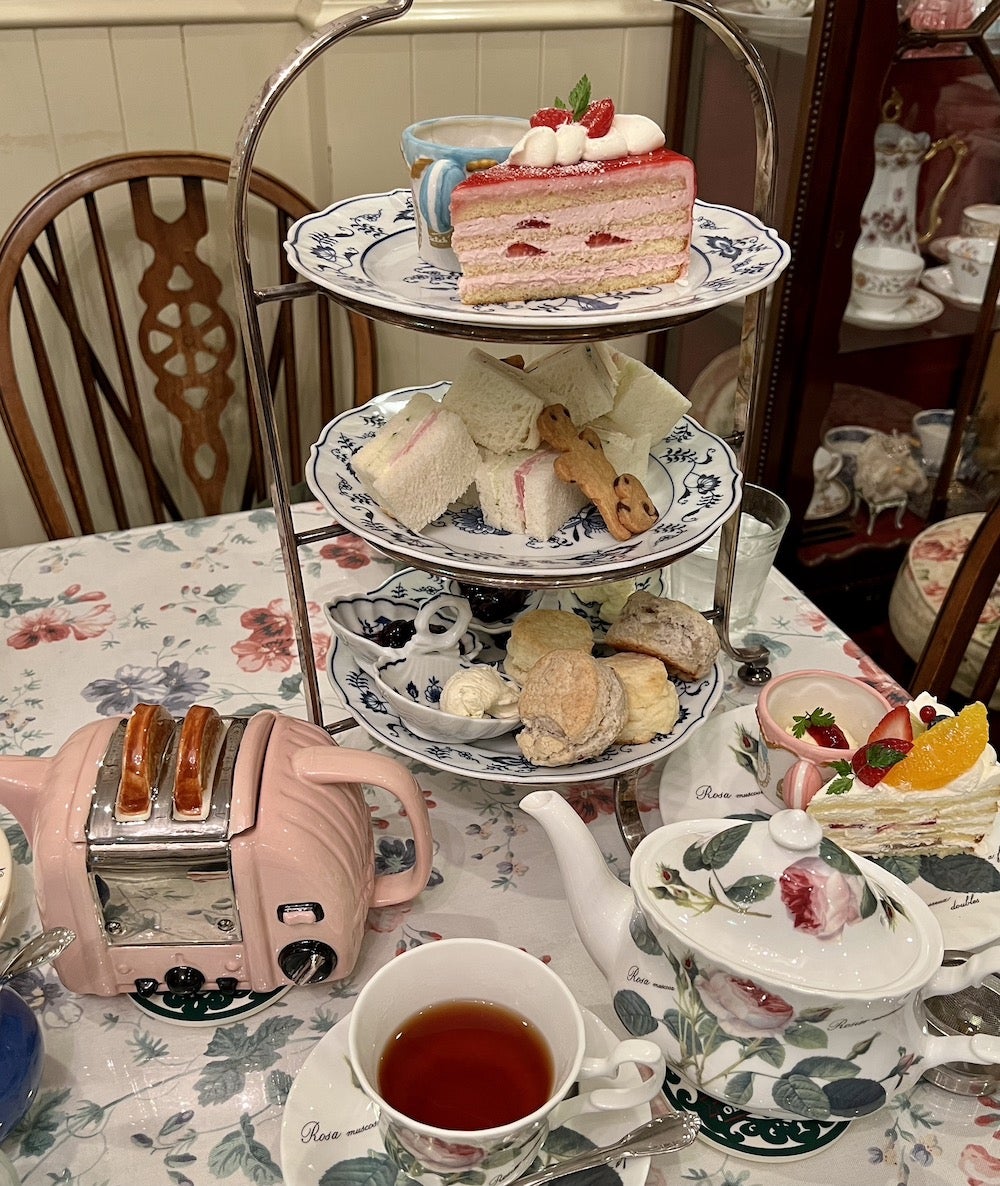 あかね¨̮* @akanecco の投稿 - オールド・ローズ・ガーデンHAMONI