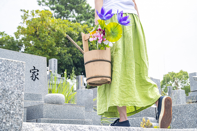 墓参りの行き過ぎはダメ？彼岸やお盆以外でも問題ない？理由を調べてみました！ - 大人だって馬鹿になれ