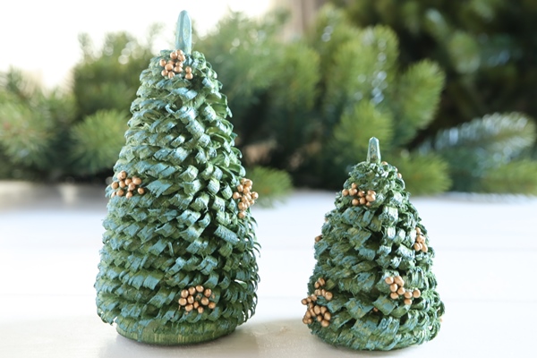 ドイツ製 白木のクリスマスのオーナメント3点セット 削り木・木の鐘・木の玉 正規品 NT-DRG222E19物語のある雑貨店 NUTS