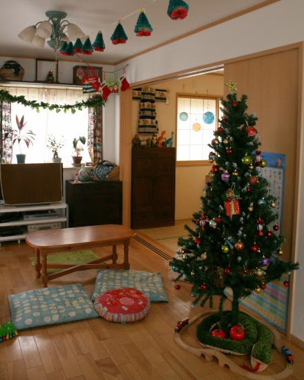 楽天市場送料無料クリスマスツリー 北欧風 卓上 クリスマス飾り ミニツリー 45cmクリスマスツリー オーナメント クリスマス飾り 星飾りテーブル 北欧クリスマスツリー 部屋飾り 店内装飾 商店 レストラン デコレーション 小型 クリスマスツリー DIY パーティー