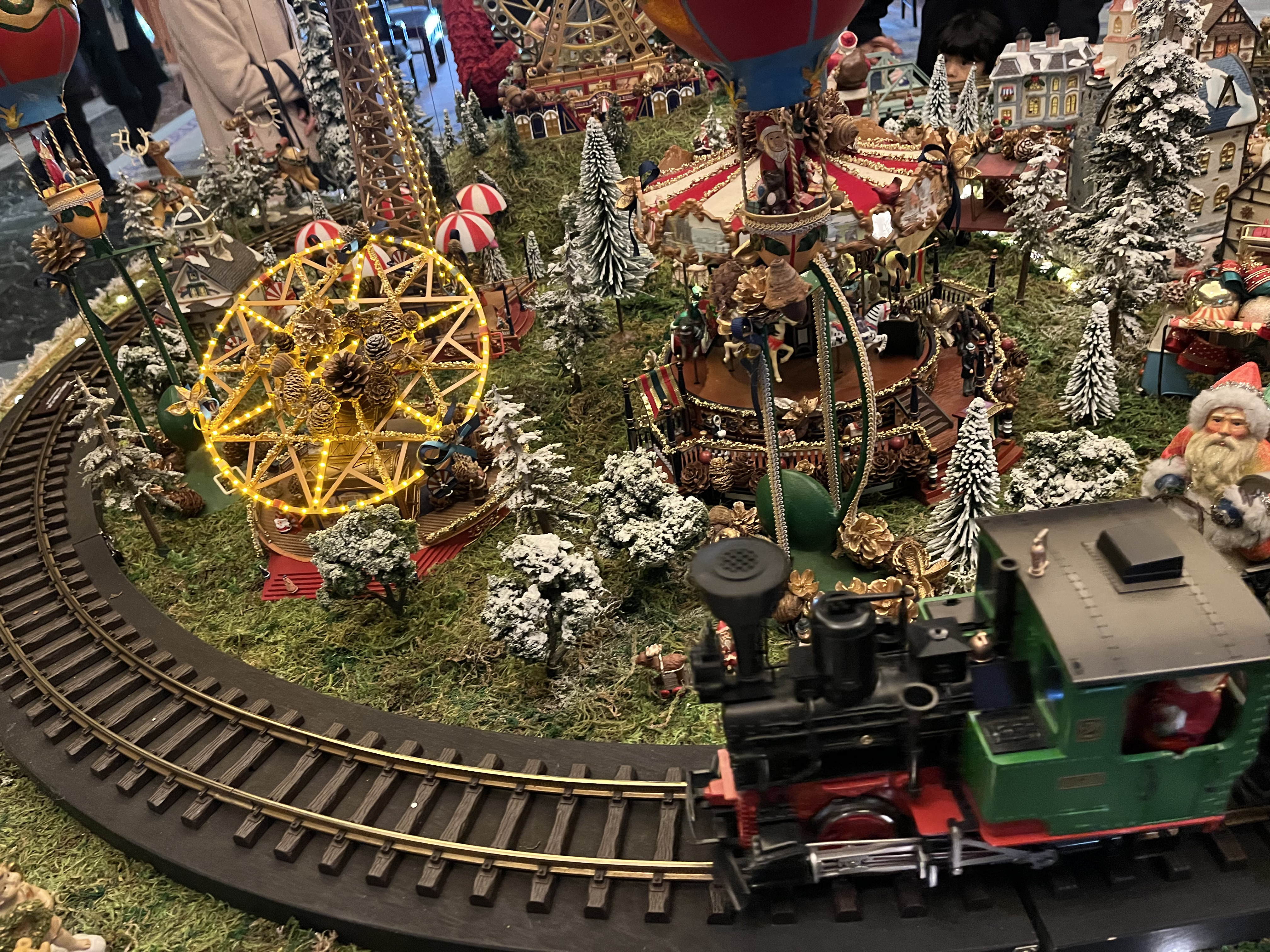 ホテルの豪華なクリスマスツリー 2019 後編