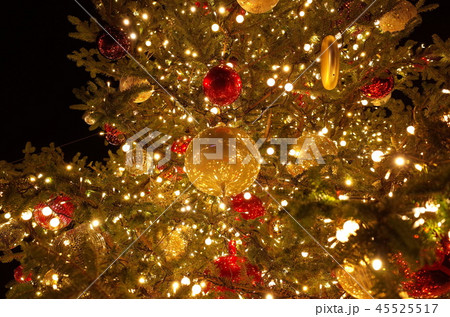 東京のX'masイルミネーション_恵比寿ガーデンプレイス＿”バカラの巨大シャンデリア”美しい日本、この一枚