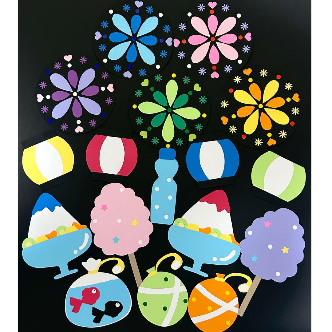 無料ダウンロード型紙で「うちわ」の壁面飾りを作ってみた！ 団扇 夏 ７月 ８月 夏祭り 保育園 幼稚園 介護施設 デイサービス 壁面装飾 製作壁面 飾り型紙工房