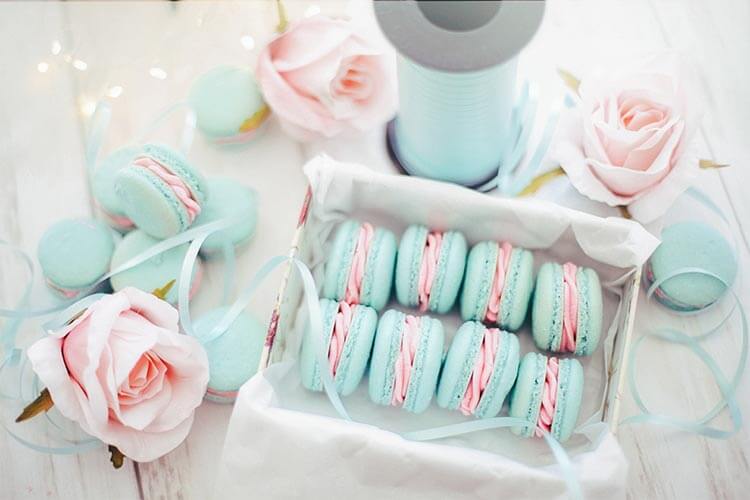 社会人の彼女におすすめのクリスマスプレゼント！予算・職業や年代別に解説あなたとつながるつながるコラムオーダーメイド革製品「JOGGO」