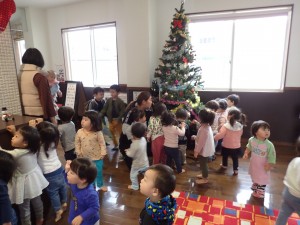 クリスマス装飾はじめてます北九州市立子育てふれあい交流プラザ 元気のもり