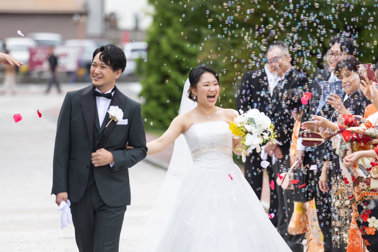 新郎新婦退場曲の選曲ポイント〜退場の雰囲気と長さ〜結婚式BGMの情報サイト WEDDING BGM