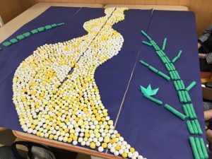 好みの飾りを吊るして「七夕飾り」高齢者介護をサポートするレクリエーション情報誌『レクリエ』