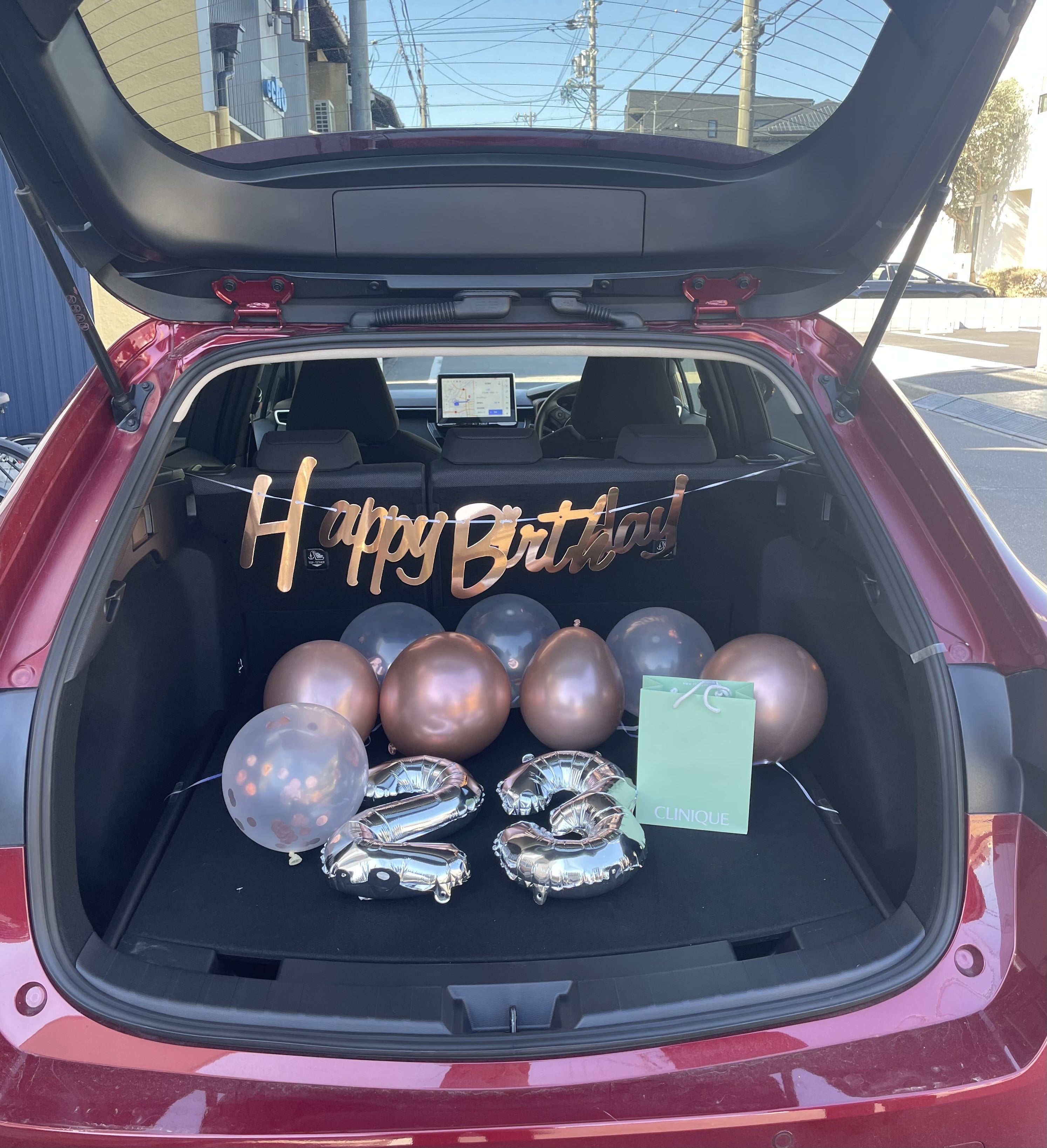 花束 フラワーアレンジメント フラワーデコレーション トランクサプライズ バルーン LED 誕生日 記念日 関西限定 アートフラワーRyoグレイスファニチャーCreema店 通販 12906952Creema クリーマ