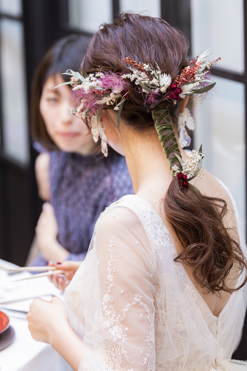 ウェディングドレスに合うローポニーが大人気DRESSY 公式 ウェディングドレス・ファッション・エンタメニュース