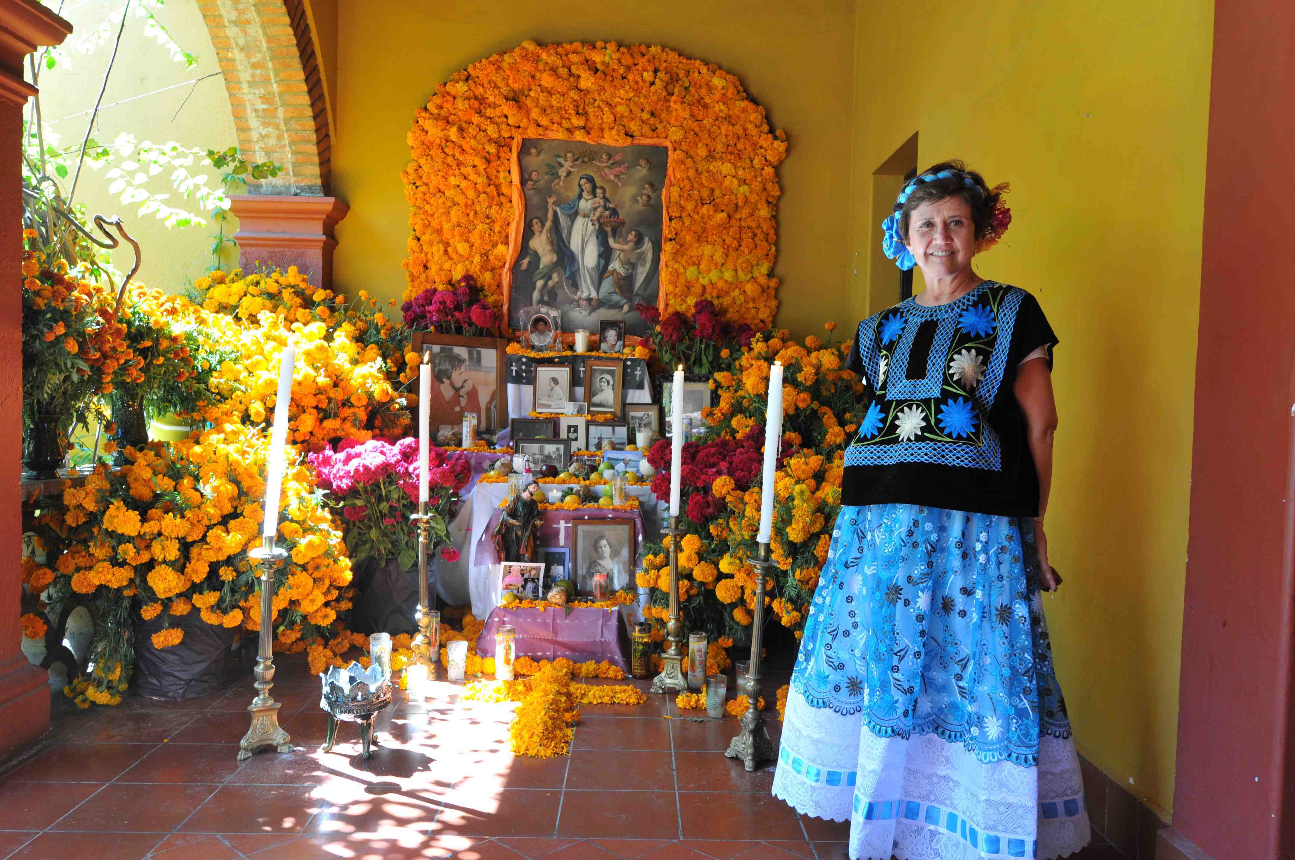 メキシコの祝日「死者の日 Día de Muertos」を祝って国際部で祭壇を展示新着情報京都外国語大学・京都外国語短期大学