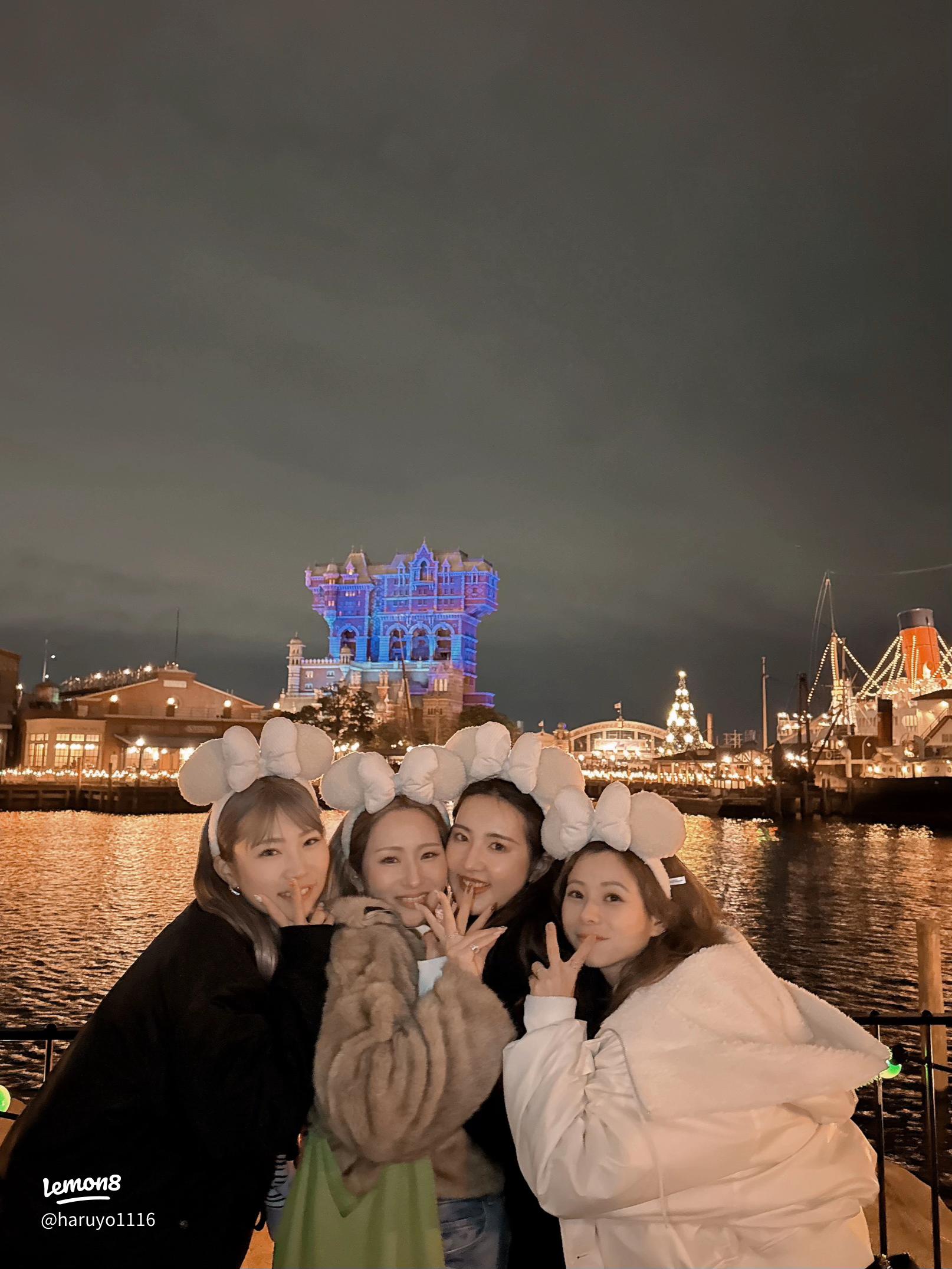 冬のお友達ディズニーコーデでシミラールックを楽しむ