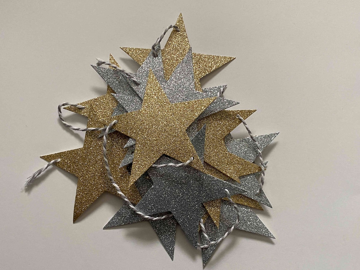 ガーランドライト５選 100均材料で作るガーランドの作り方も！ キャンプでのデコレーションに！ - ハピキャンキャンプ・アウトドア情報メディア