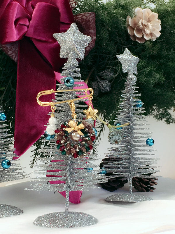 Amazon.co.jp:YumeLifeビーズ刺繍 クリスマス ブローチ かわいい老人 クリスマス ツリー クリスマス デコレーションドリップ バッジ アクセサリー パーソナライズ 服 バッグ ジュエリー ピン ブローチ ギフト ブローチ : ファッション