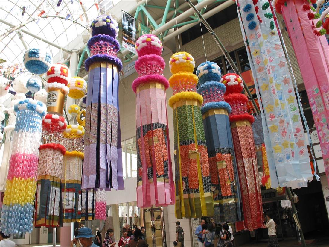 2025年版！日本一を誇る宮城 仙台七夕まつり の見どころや飾りの種類などを解説*and trip. たびびと