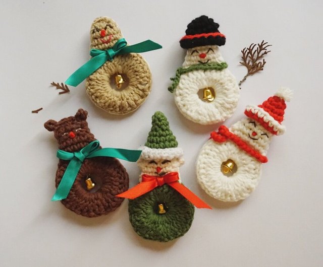 Happyクリスマス🎄 ブローチ - きのこナムナムの森minne byGMOペパボ 国内最大級のハンドメイド・手作り通販サイト