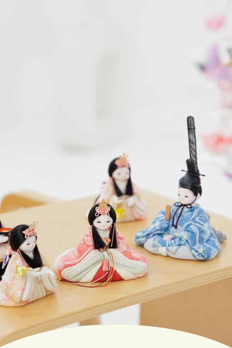 名入れ木札無料送料無料 雛人形 親王飾り 木目込ほのか 彩乃雛 頭 杉田明十志原作 木村綾作 幅 50cm手形色紙・名入りプレート・防虫剤付き≪在庫確認後、4~7営業日程で出荷≫久月 ひな人形 お雛様 おしゃれ ひなまつり 人気 江戸節句人形名入れ木札を希望しません 了解しました