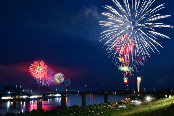 筑後川花火大会」が2024年8月5日開催！時間や会場・最寄り駅情報も紹介＜福岡＞ じゃらんニュース