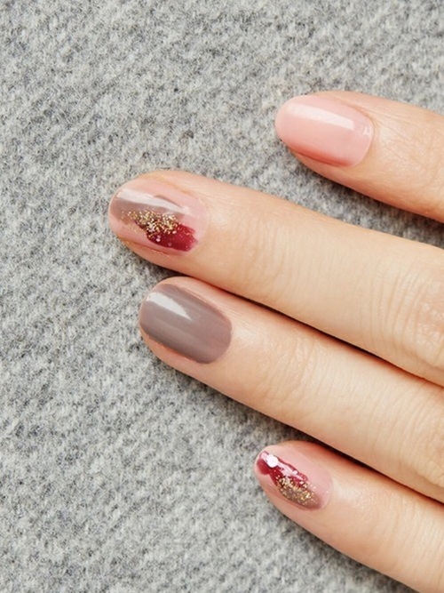 冬ネイルのネイルデザインカラフルネイルズキャンメイク -さりげなくお正月ネイルを楽しみたい方に💅重ねるだけ💓大人っぽ和ネイル❤️ by-Sachi- 乾燥肌LIPS