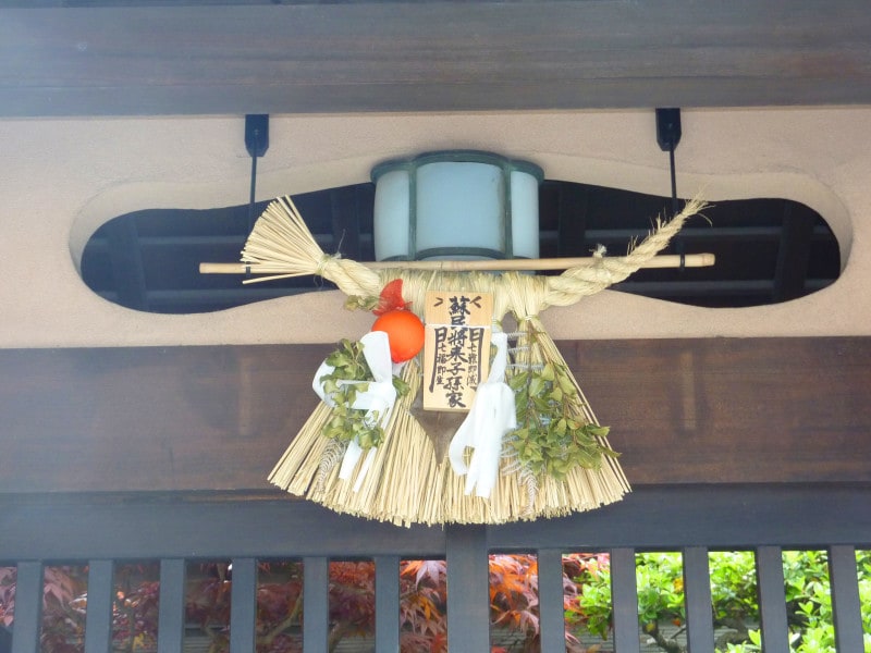 短いサイズのしめ縄とは？しめ縄のサイズの測り方、取り付けの注意点を解説 - 株式会社 折橋商店