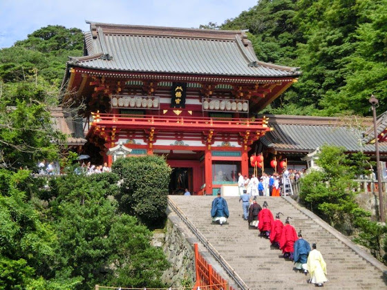鎌倉 鶴岡八幡宮「ぼんぼり祭」コロナ退散を祈願して: 柳原美紗子のアンテーヌ・アイ
