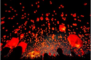 Lantern Night 〜空飛ぶクリスマスツリー〜 2022｣ 大阪公演ATCホール1日目！ ありがとうございました💋💄🎄♥️ もう本当に会場か美しくてあと残り2日もあるなんて嬉しい🥺⭐️🎄 来てくれたみんなもありがとう😊✨ 一足早くクリスマス満喫してる🎅🏻 やっぱうち