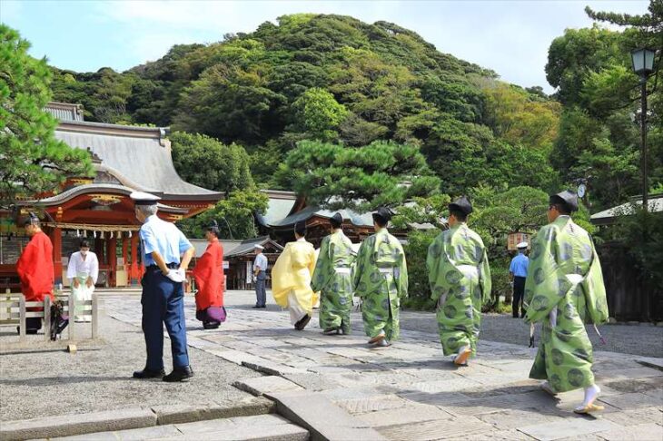 悠久の鶴岡八幡宮例大祭の写真素材FYI07858926ストックフォトの Qlean Market キュリンマーケット