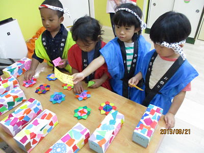保育園の手作り夏祭り♪準備も楽しい 屋台ごっこの交流で遊びながら学ぶ - ワーママのための子育て情報WEBマガジン karafuru からふる